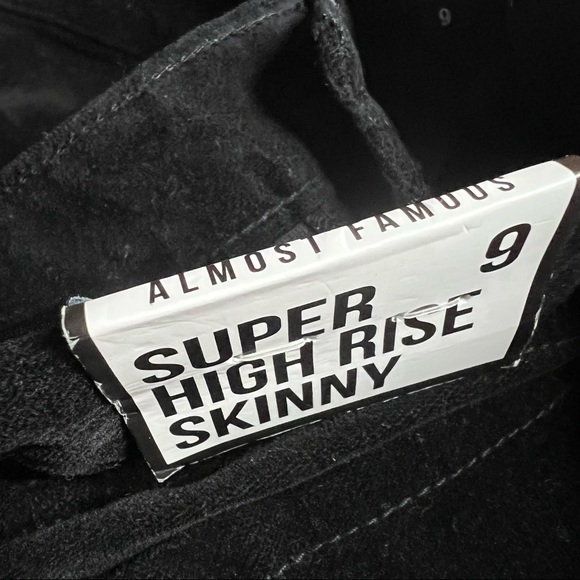 NEW Almost Famous Black Velvet Skinny Jeans Size 3 OR 9 Super High Rise - Picture 4 of 9